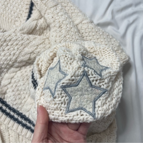 Taylor Swift original 2020 folklore cardigan Cream and Blue Cardigan - Picture 7 of 11